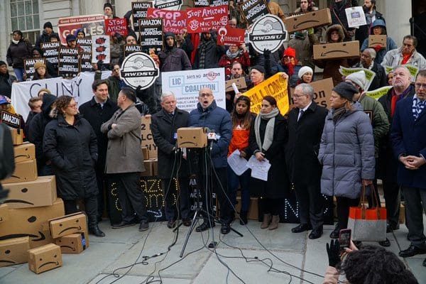 RWDSU President Stuart Appelbaum (center) at a rally with union members